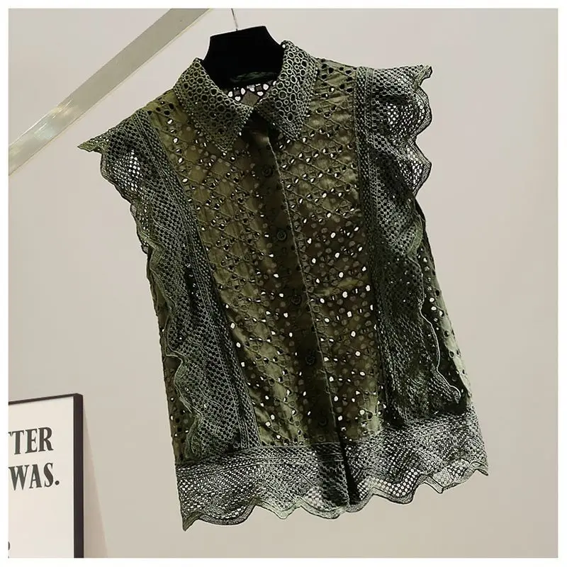 Fashion Water-soluble Lace Solid Color Splicing Hollow Embroidered Sleeveless Shirt Single-breasted Temperament Loose Cotton Top
Fashion Water-soluble Lace Solid Color Splicing Hollow Embroidered Sleeveless Shirt Single-breasted Temperament Loose Cotton Top