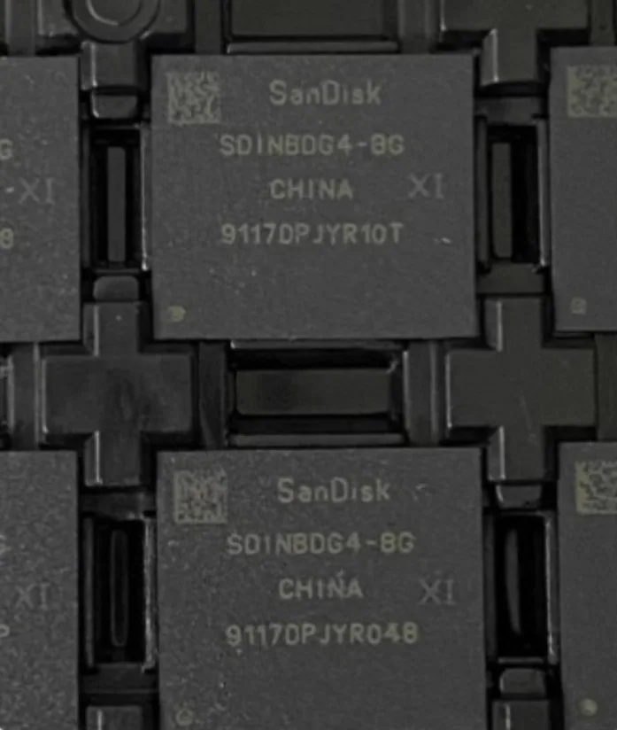 SDINBDG4-8G-XI1 eMMC memory chip package BGA153 Brand new original IC electronic chip integrated circuit
SDINBDG4-8G-XI1 eMMC memory chip package BGA153 Brand new original IC electronic chip integrated circuit