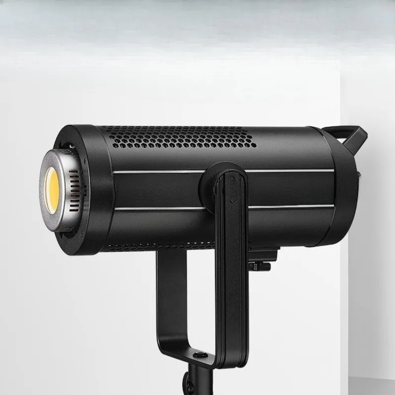 Three generations of photography tools 320W dual color temperature film and television constant light
Three generations of photography tools 320W dual color temperature film and television constant light