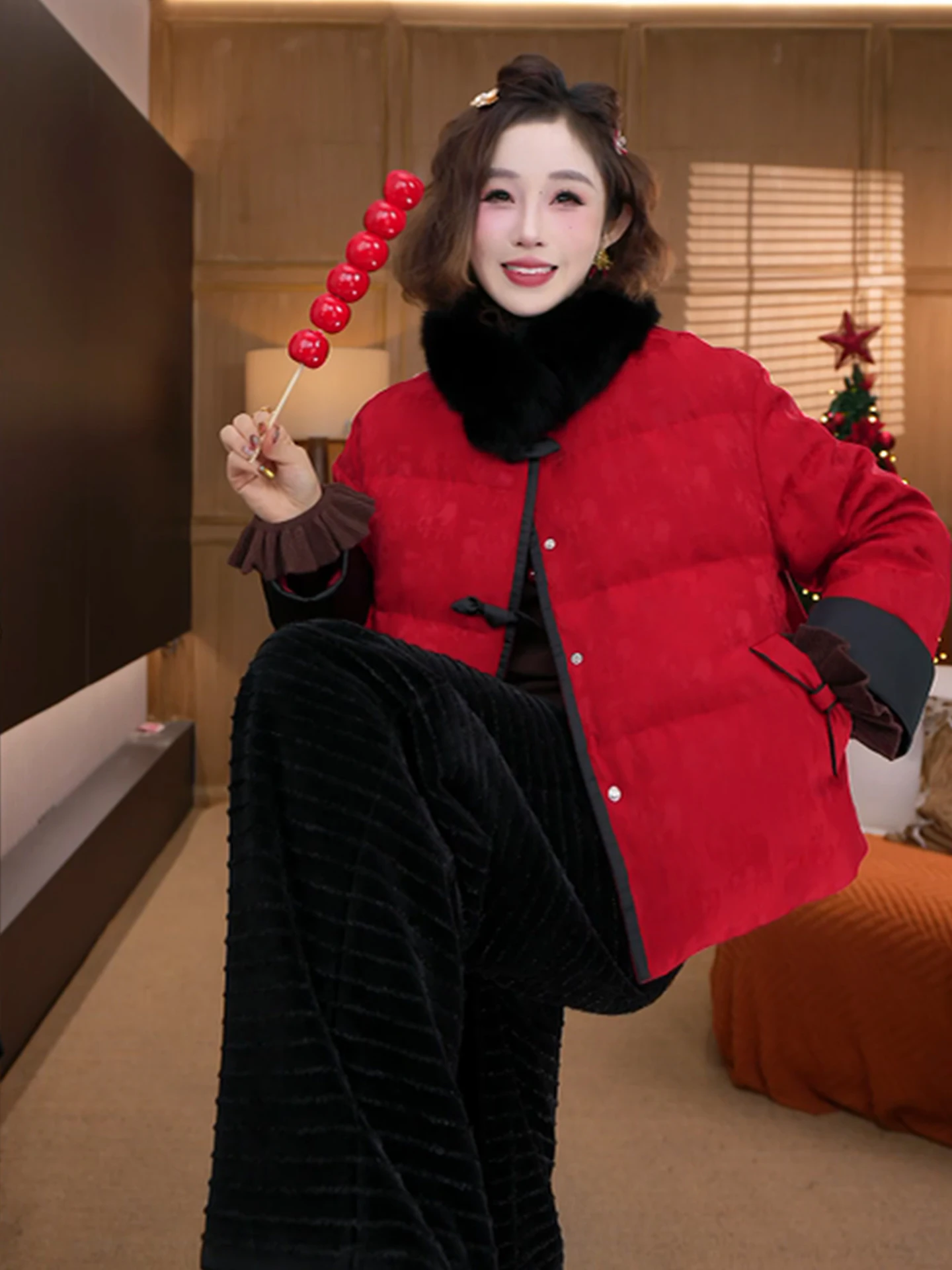 Пальто Yolo Original New Year из шелка и гусиного пуха, женское, свободного кроя, длинное, теплое, с наполнителем из белого гусиного пера, зима 2025
Пальто Yolo Original New Year из шелка и гусиного пуха, женское, свободного кроя, длинное, теплое, с наполнителем из белого гусиного пера, зима 2025