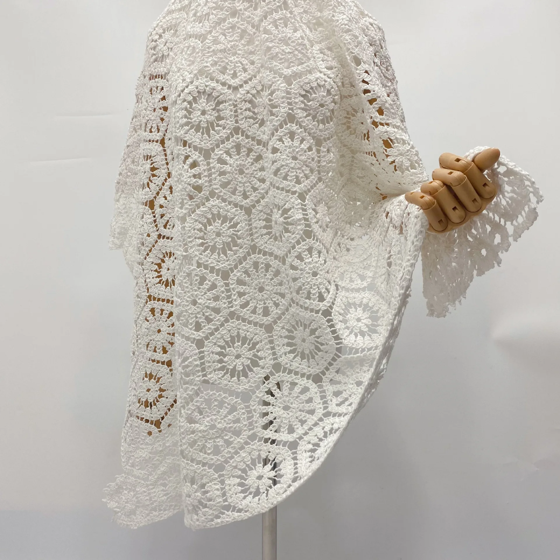 Thread Hollow Geometric Embroidery Clothing Apparel Accessories Water-soluble Cotton Lace Fabric
Thread Hollow Geometric Embroidery Clothing Apparel Accessories Water-soluble Cotton Lace Fabric