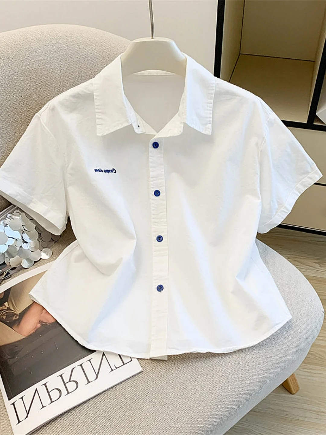 High-End Women's Korean Style Neck Short Sleeve Embroidered Loose Shirt Summer Commute Fashion Top Breathable Comfortable
High-End Women's Korean Style Neck Short Sleeve Embroidered Loose Shirt Summer Commute Fashion Top Breathable Comfortable