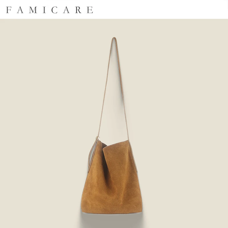 New Suede Leather Bucket Bag Minimalist Casual Spacious Hobo Shoulder Bag Chic Crossbody Purses Women Versatile Premium Handbag
New Suede Leather Bucket Bag Minimalist Casual Spacious Hobo Shoulder Bag Chic Crossbody Purses Women Versatile Premium Handbag