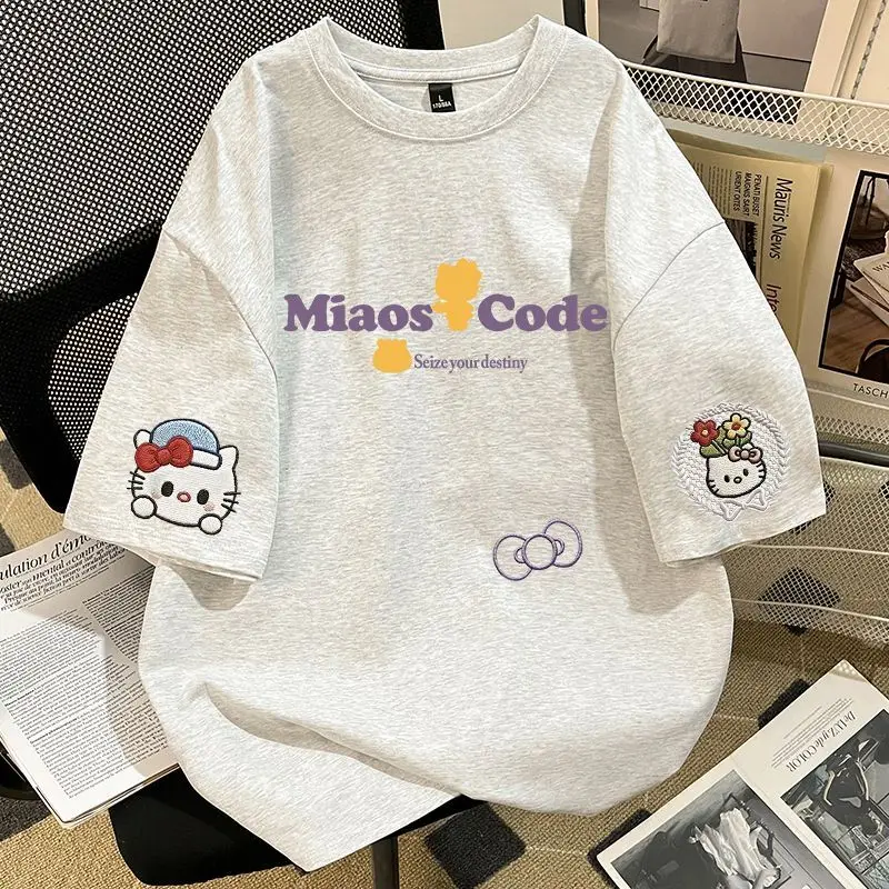 Футболка Hello Kitty Salt Series из чистого хлопка с короткими рукавами для девочек, летняя, с индивидуальным милым принтом, свободного кроя, универсальная, с рукавом до локтя
Футболка Hello Kitty Salt Series из чистого хлопка с короткими рукавами для девочек, летняя, с индивидуальным милым принтом, свободного кроя, универсальная, с рукавом до локтя