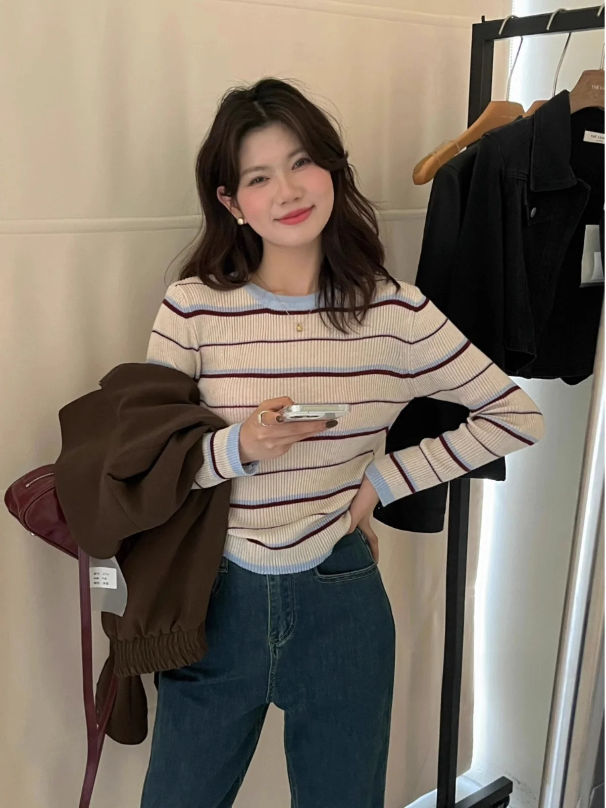 Color Blo Stripe round Ne Long Sve Knitted Base irt Women's ort Sle Korean Faion Inner Wear Top for Autumn
Color Blo Stripe round Ne Long Sve Knitted Base irt Women's ort Sle Korean Faion Inner Wear Top for Autumn