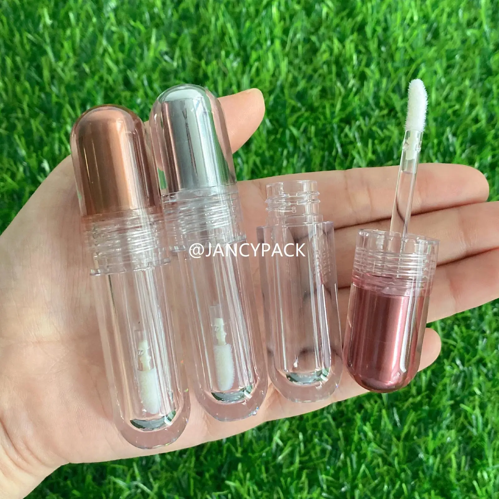 Пустой маленький мини-тюбик для блеска для губ 3 мл с кистью, круглый милый индивидуальный логотип, серебристая капсула, флаконы для блеска для губ, оптовая продажа
Пустой маленький мини-тюбик для блеска для губ 3 мл с кистью, круглый милый индивидуальный логотип, серебристая капсула, флаконы для блеска для губ, оптовая продажа