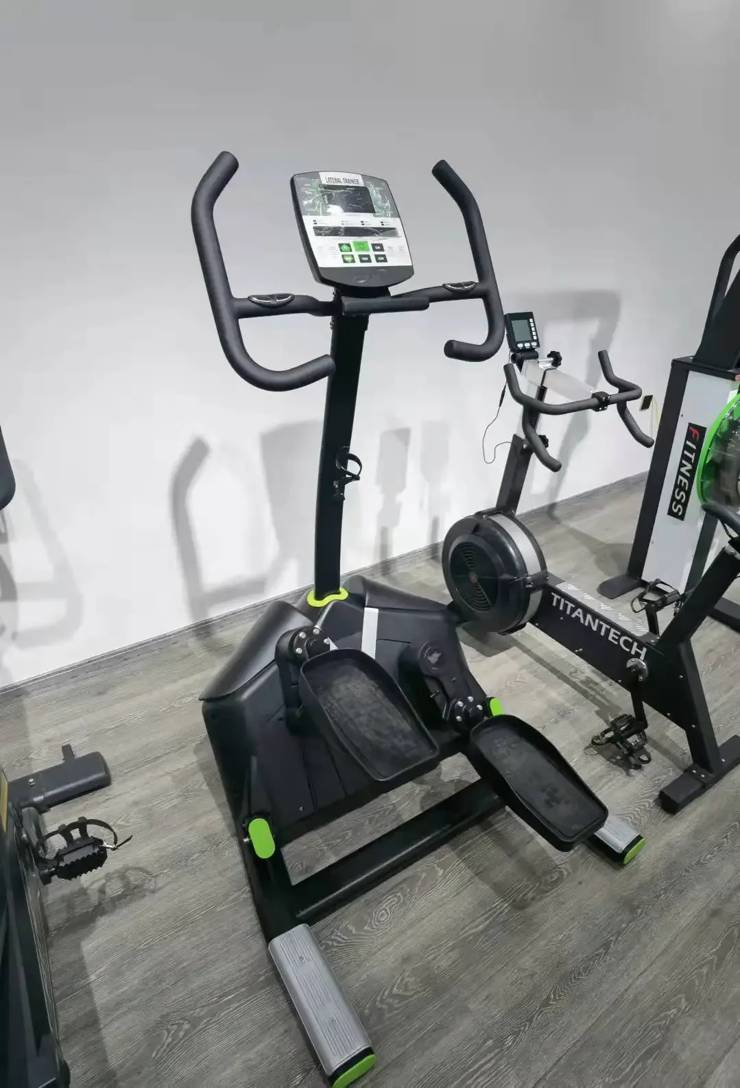 Self-Propelled Transverse Elliptical Machine Magnetic Control Cross Trainer
Self-Propelled Transverse Elliptical Machine Magnetic Control Cross Trainer