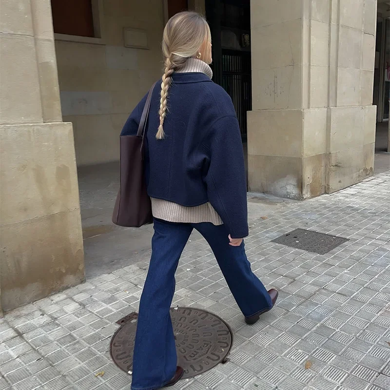 Универсальное короткое теплое шерстяное пальто, осень-зима, женское классическое пальто на пуговицах, повседневное свободное вневременное пальто, модная женская одежда
Универсальное короткое теплое шерстяное пальто, осень-зима, женское классическое пальто на пуговицах, повседневное свободное вневременное пальто, модная женская одежда