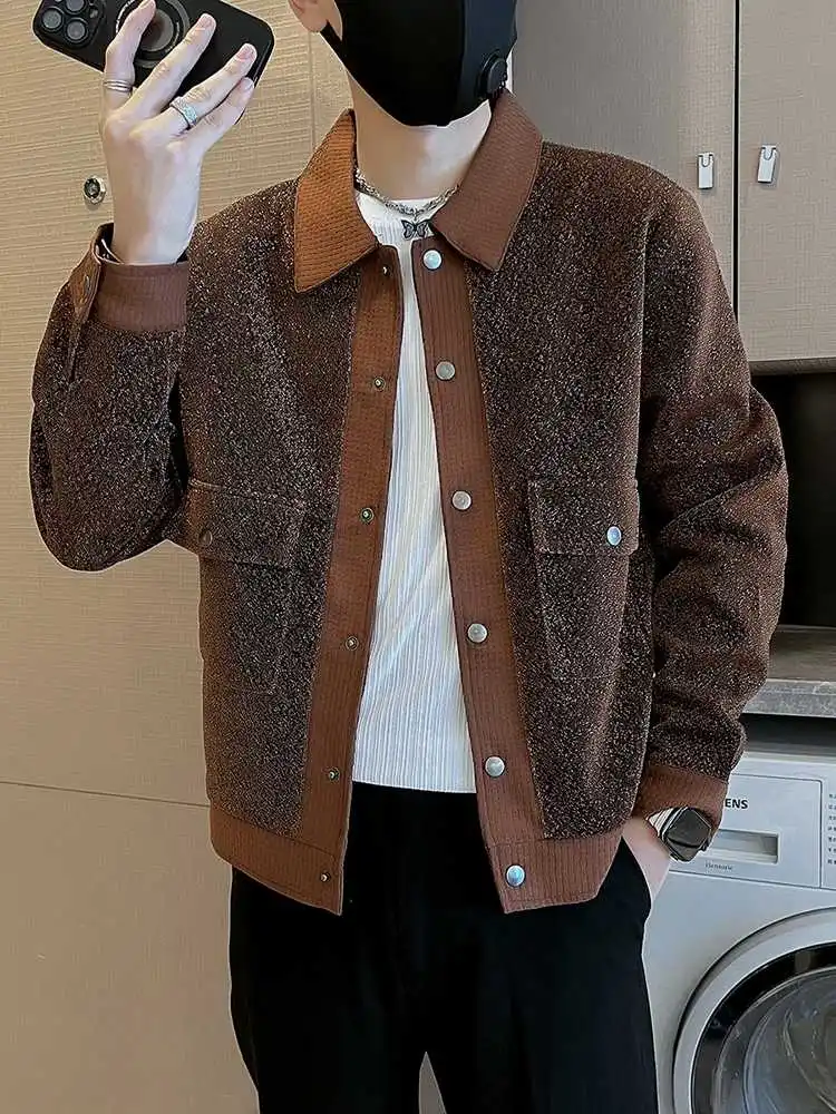 Мужская шерстяная куртка 2024 года: осенне-зимнее повседневное пальто с отложным воротником, модная уличная одежда для молодежи, ветрозащитная, свободного кроя.
Мужская шерстяная куртка 2024 года: осенне-зимнее повседневное пальто с отложным воротником, модная уличная одежда для молодежи, ветрозащитная, свободного кроя.