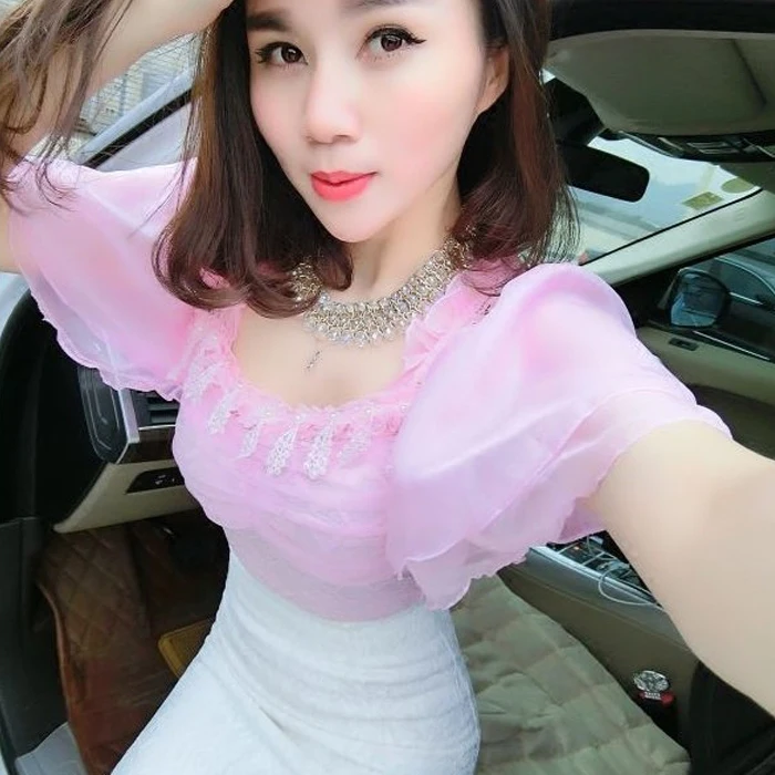 Spring Summer Autumn Short Sleeve Backless Women's Top Pure Color Lace Trim Blouse Korean Style Commute round Neck Shirt
Spring Summer Autumn Short Sleeve Backless Women's Top Pure Color Lace Trim Blouse Korean Style Commute round Neck Shirt