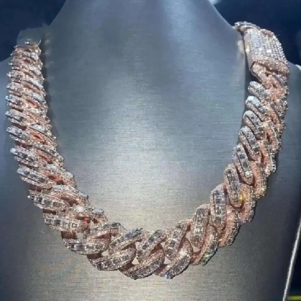 Роскошная цепочка Rappers 20 мм Iced Out из розового золота, изумрудная огранка, муассанит, кубинская цепочка в стиле хип-хоп с бриллиантами, кубинская цепочка для мужчин
Роскошная цепочка Rappers 20 мм Iced Out из розового золота, изумрудная огранка, муассанит, кубинская цепочка в стиле хип-хоп с бриллиантами, кубинская цепочка для мужчин
