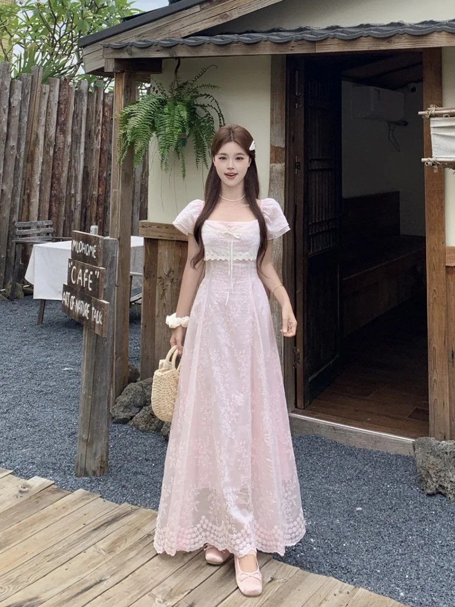 Sweet Lace Splicing A-Line Long Dress plus Size Women's Summer New Style Embroidery Design Slimming Effect Knot
Sweet Lace Splicing A-Line Long Dress plus Size Women's Summer New Style Embroidery Design Slimming Effect Knot