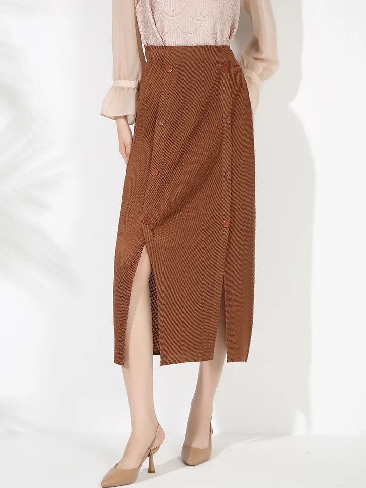 MIYAKE Versatile new A-line skirt with high-end feel fish scale pleats high waist slimming effect button slit style [ 20240885
MIYAKE Versatile new A-line skirt with high-end feel fish scale pleats high waist slimming effect button slit style [ 20240885