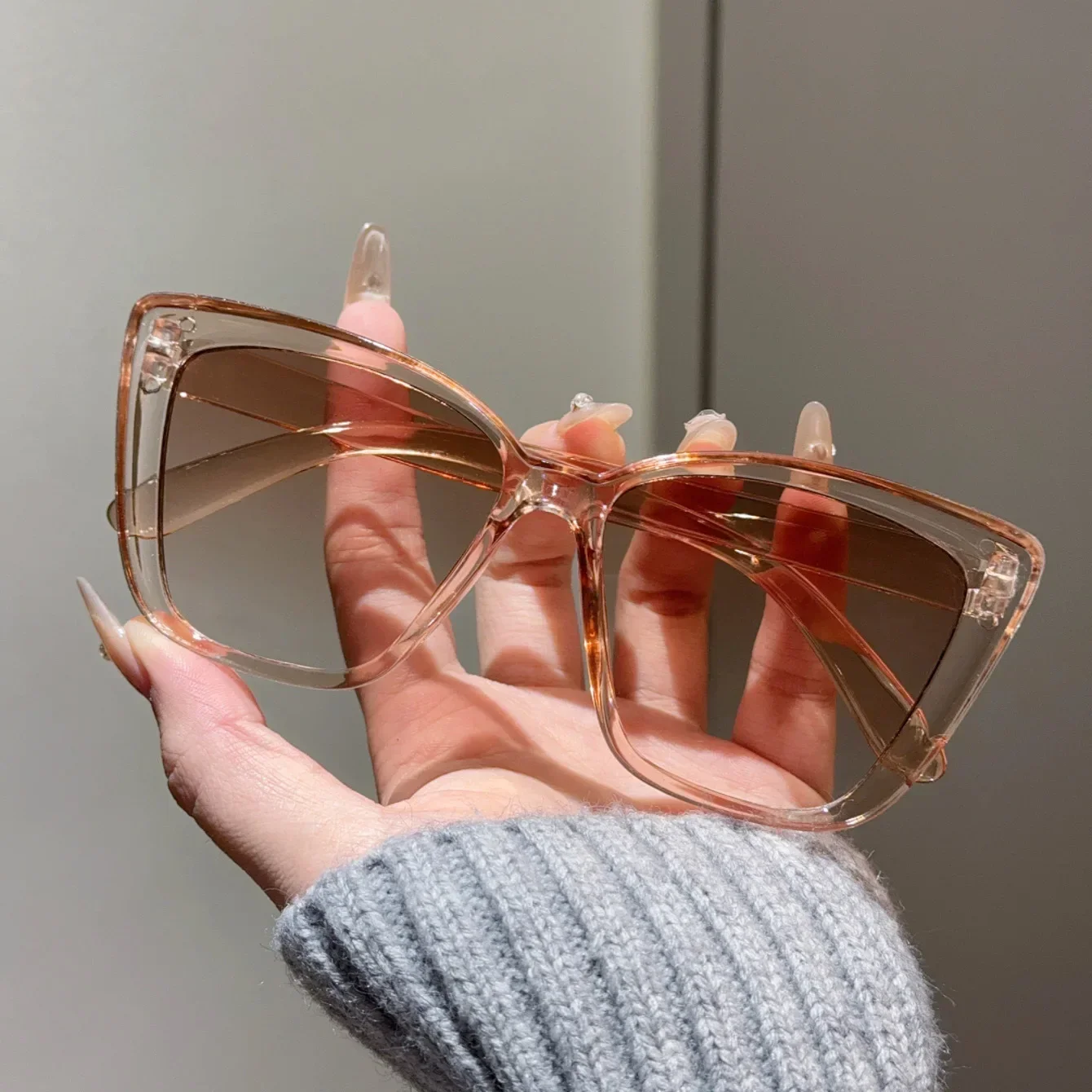 Trendy Large Frame Cat Eye Sunglasses For Women Men Retro Square Sun Glasses UV400 Protection Goggle Fashion Eyewear Shades
Trendy Large Frame Cat Eye Sunglasses For Women Men Retro Square Sun Glasses UV400 Protection Goggle Fashion Eyewear Shades