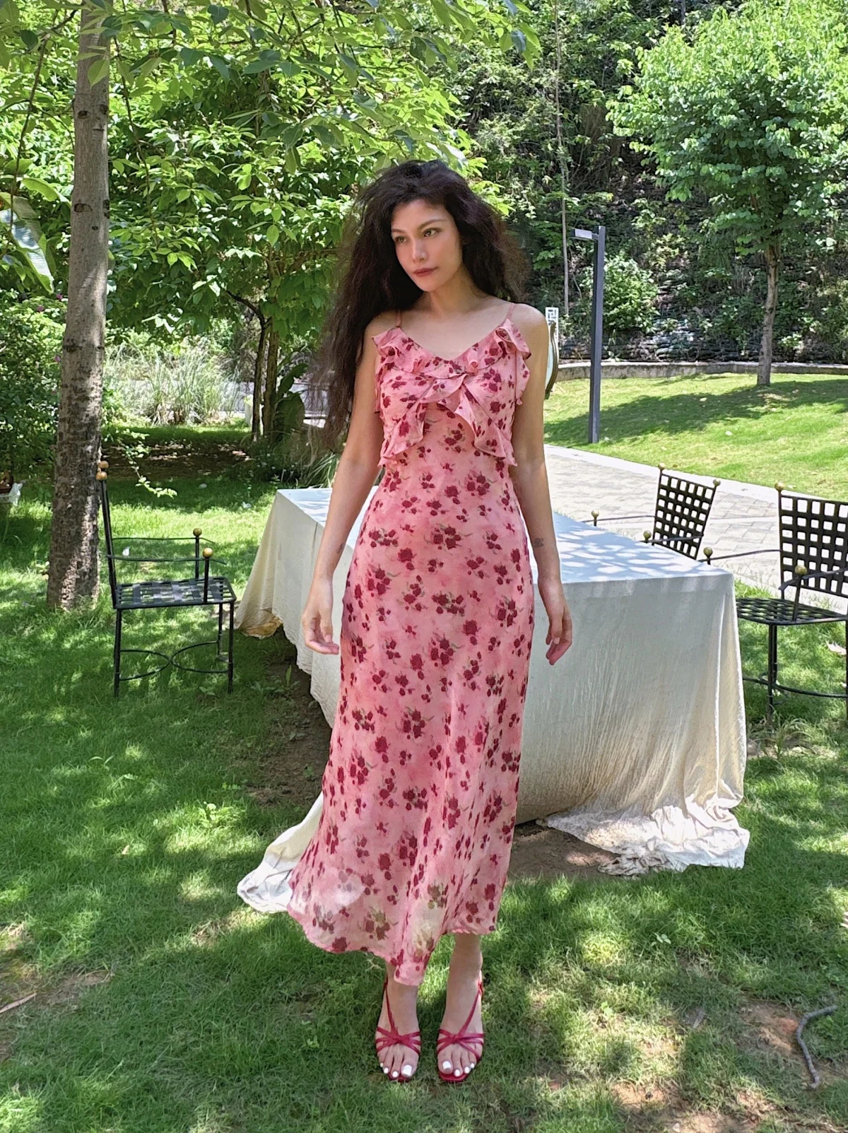 Original DuanStyle Romantic French Style Asymmetrical Hem V-Neck Floral Print Strap Dress Orange Pink Elegant High Waist Summ...
Original DuanStyle Romantic French Style Asymmetrical Hem V-Neck Floral Print Strap Dress Orange Pink Elegant High Waist Summ...