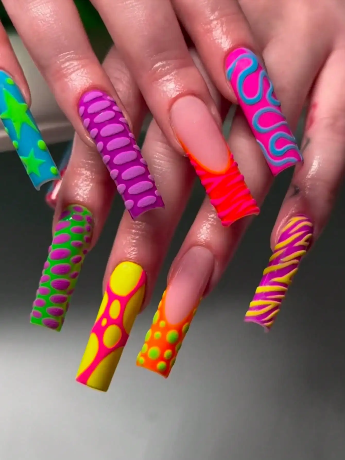 Upgrade Your Look With 24 Pcs Long Square Press On Nails Gift Box Y2K Summer Macaron Funny Colorful Graffiti Purple Relief Three-Dimensional Crocodile Feel Sweet Cool Spice Summer Lemon Yellow Green Five-Point Star Advanced Frosting Beach Girl Gift, Banqu
Upgrade Your Look With 24 Pcs Long Square Press On Nails Gift Box Y2K Summer Macaron Funny Colorful Graffiti Purple Relief Three-Dimensional Crocodile Feel Sweet Cool Spice Summer Lemon Yellow Green Five-Point Star Advanced Frosting Beach Girl Gift, Banqu