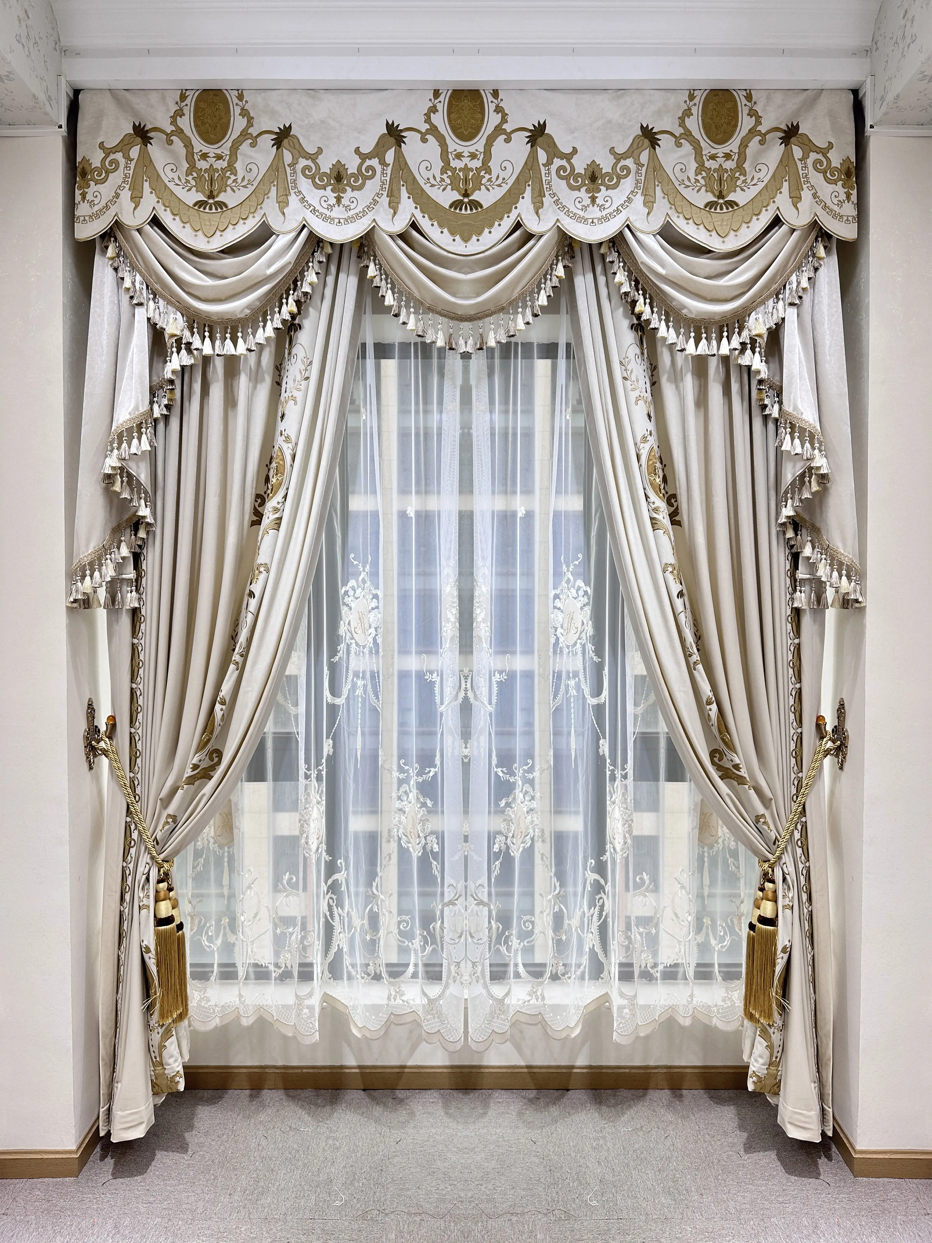 Custom upscale luxury villa high window white beige elegant embroidered cloth valance blackout curtain tulle drape C1968
Custom upscale luxury villa high window white beige elegant embroidered cloth valance blackout curtain tulle drape C1968