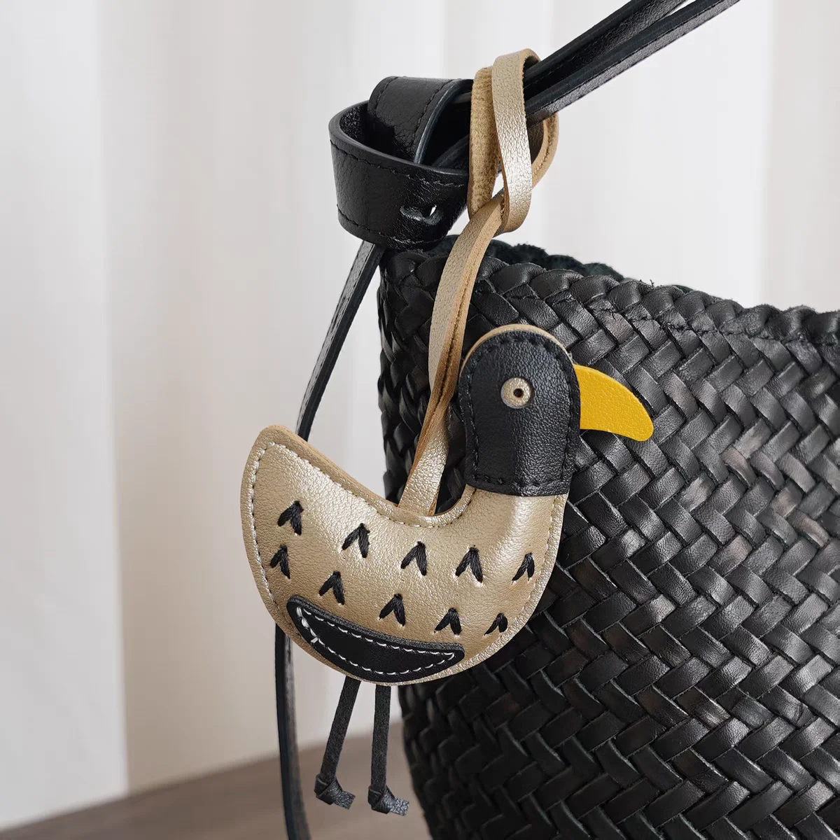 Cartoon Duck Ladies Bag Pendant Cute Creative Handmade Keychain Trendy Girls Bag Charms Car Pendant New Exquisite Children' Gift
Cartoon Duck Ladies Bag Pendant Cute Creative Handmade Keychain Trendy Girls Bag Charms Car Pendant New Exquisite Children' Gift