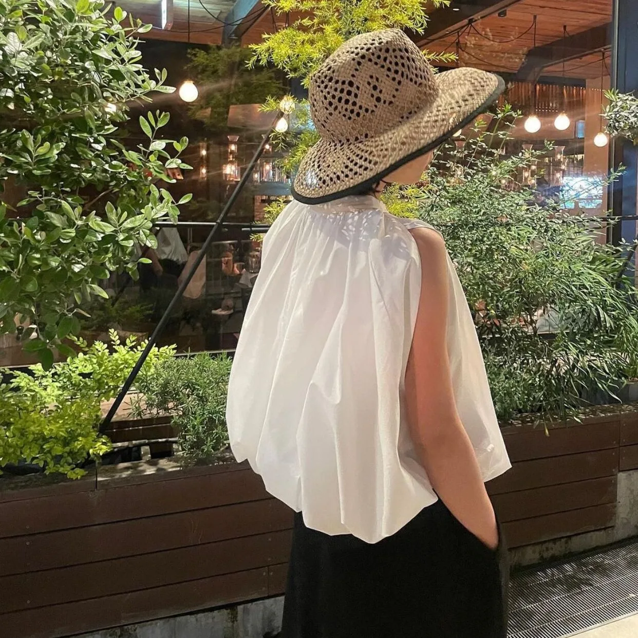 Gagarich Summer 2025 Blogger Pleated Three-dimensional Sleeveless Temperament Flower Bud Design Niche Fashion Shirt Women
Gagarich Summer 2025 Blogger Pleated Three-dimensional Sleeveless Temperament Flower Bud Design Niche Fashion Shirt Women