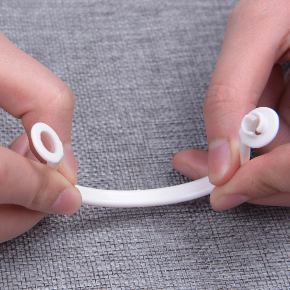 60pcs Curtain for 25 27mm Rod White Plastic Safe Curtains Home Decoration Curtain Rod Rings Accessories
60pcs Curtain for 25 27mm Rod White Plastic Safe Curtains Home Decoration Curtain Rod Rings Accessories