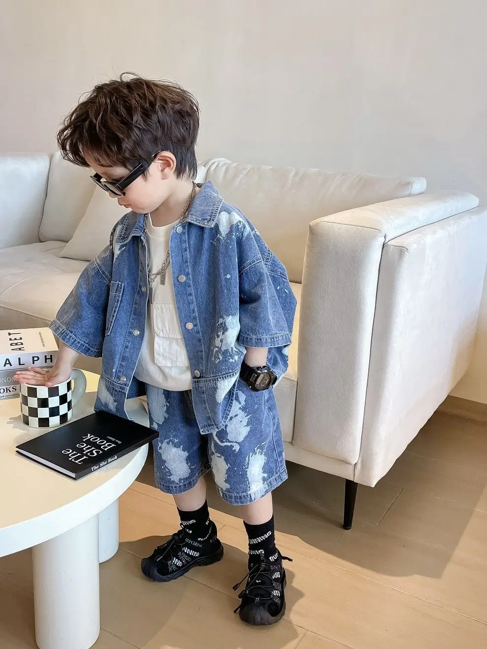 Summer Fashion Baby Blue Denim Short Sleeve Set Boys Girls' Denim Shirts+Shorts 2pcs Children Set Simple Casual Sportswear 2PCS
Summer Fashion Baby Blue Denim Short Sleeve Set Boys Girls' Denim Shirts+Shorts 2pcs Children Set Simple Casual Sportswear 2PCS