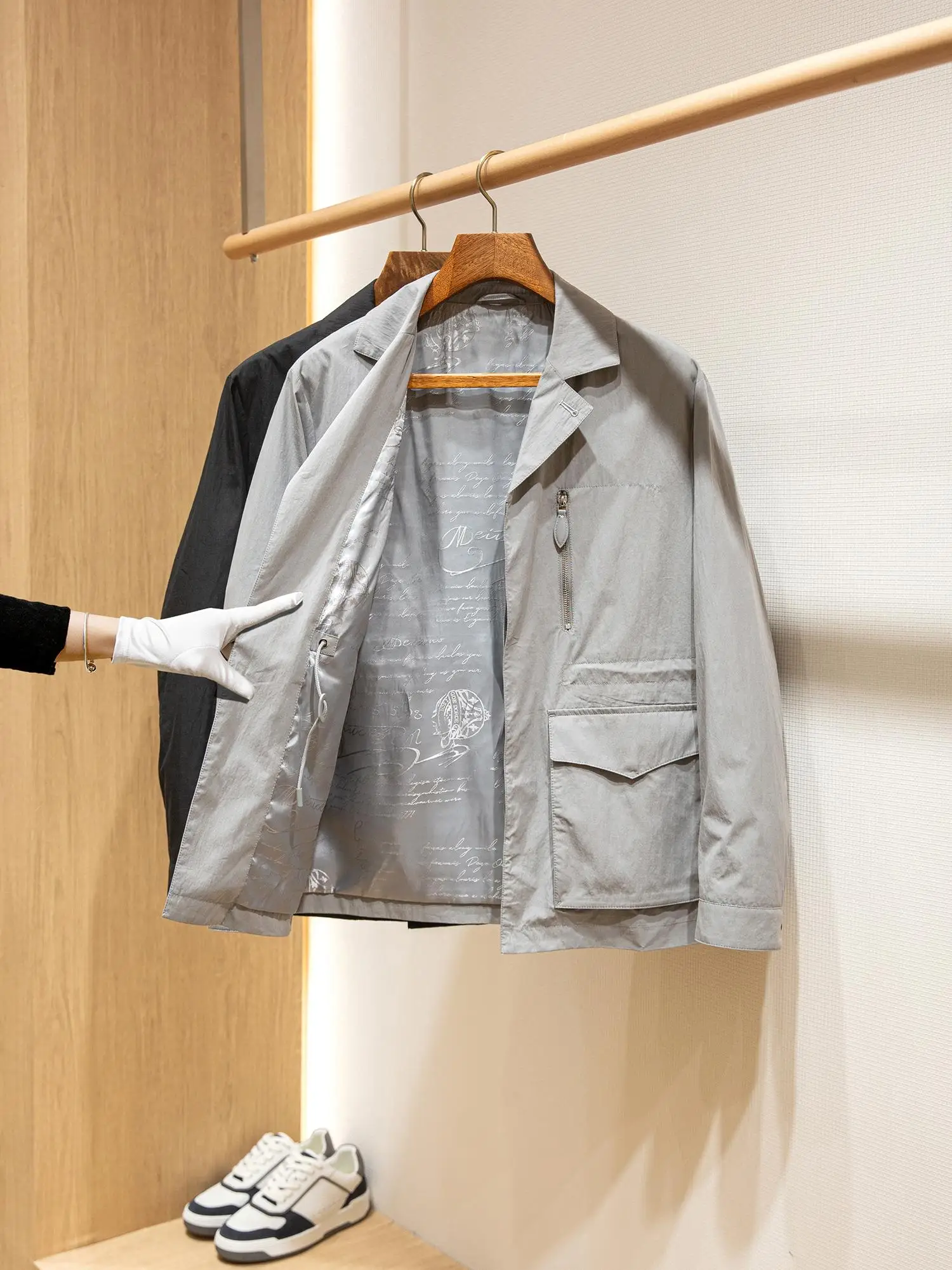 Ber Tooling Traveler Collection Весенняя мужская повседневная куртка с тонкими лацканами
Ber Tooling Traveler Collection Весенняя мужская повседневная куртка с тонкими лацканами