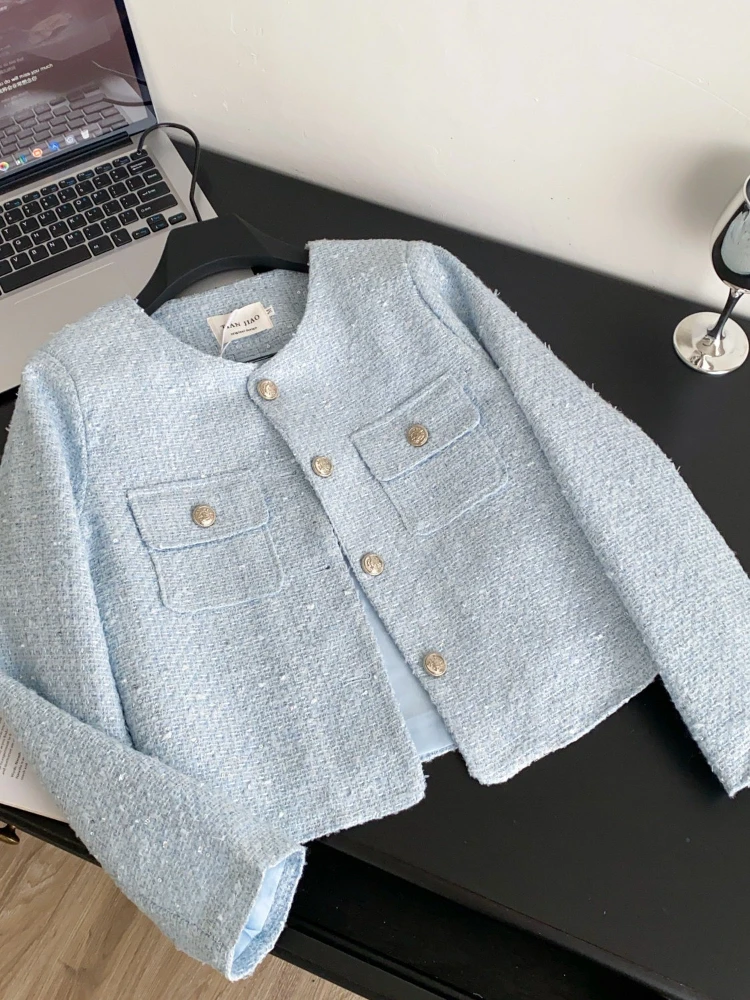 Small fragrant style commute jacket women in spring new heavy metal buckle round neck long sleeved tweed versatile coat
Small fragrant style commute jacket women in spring new heavy metal buckle round neck long sleeved tweed versatile coat