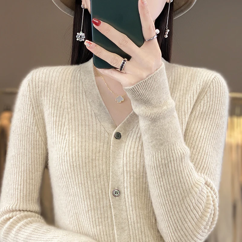 22 Autumn and Winter New 100% Pure Cashmere V-neck Cardigan Women's Short Wool Coat Loose Sweater Knitted Outside
22 Autumn and Winter New 100% Pure Cashmere V-neck Cardigan Women's Short Wool Coat Loose Sweater Knitted Outside