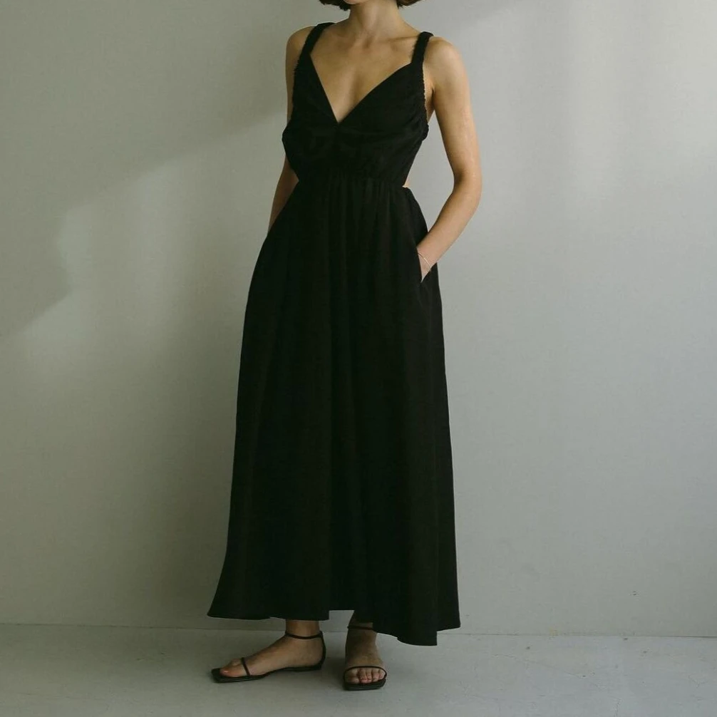 Gagarich 2025 Summer Japanese Blogger Sexy Backless Deep V Long Style Temperament Elastic Waist Beach Style Fashionable Dress
Gagarich 2025 Summer Japanese Blogger Sexy Backless Deep V Long Style Temperament Elastic Waist Beach Style Fashionable Dress