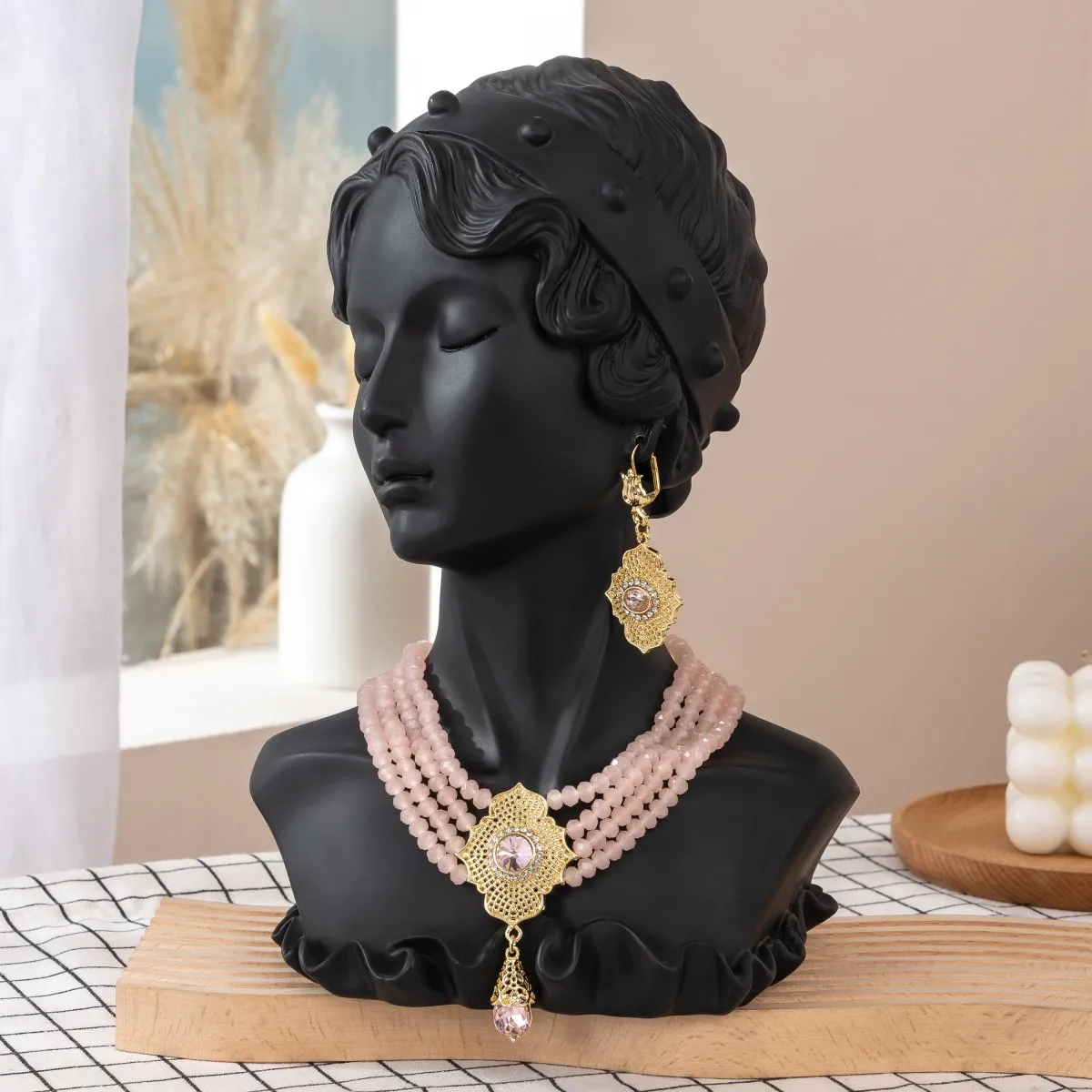 Luxurious And Ornate Irregularly-Shaped Rhombus-Shaped Pendant Handmade Beaded Necklace Earrings Jewelry Set
Luxurious And Ornate Irregularly-Shaped Rhombus-Shaped Pendant Handmade Beaded Necklace Earrings Jewelry Set