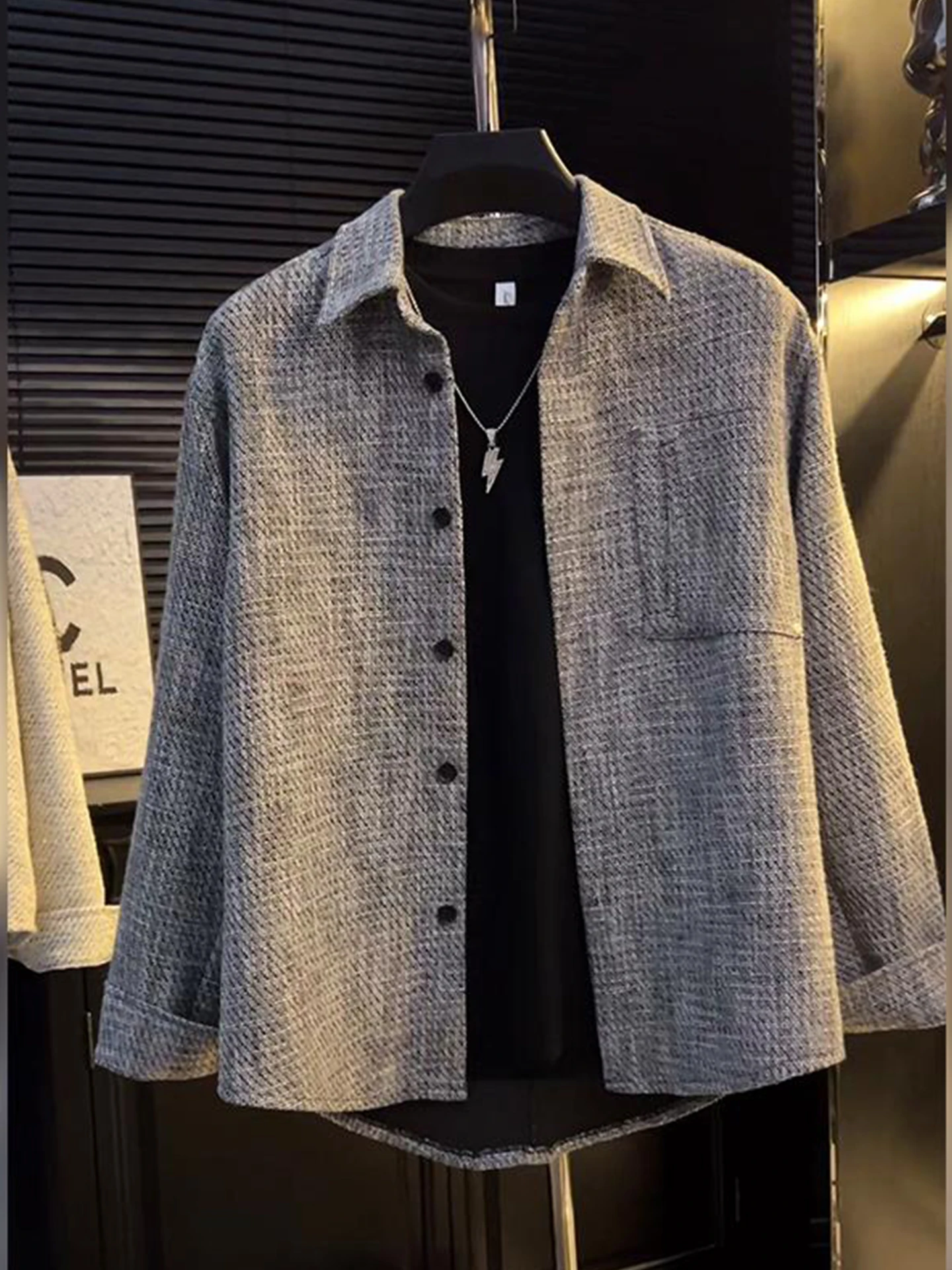 Quali Knitted irt Jaet Men's Spring Autumn Sle Turn-down Collar Luxury Outerwear Haome Gentleman's Faion
Quali Knitted irt Jaet Men's Spring Autumn Sle Turn-down Collar Luxury Outerwear Haome Gentleman's Faion