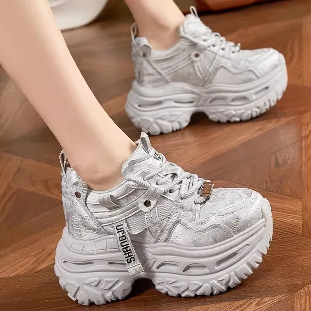 Women's Casual Thick Bottom Dad Shoes Leather Breathable Lightweight Versatile Sports Fashionable round Toe Slip-On Shoes
Women's Casual Thick Bottom Dad Shoes Leather Breathable Lightweight Versatile Sports Fashionable round Toe Slip-On Shoes