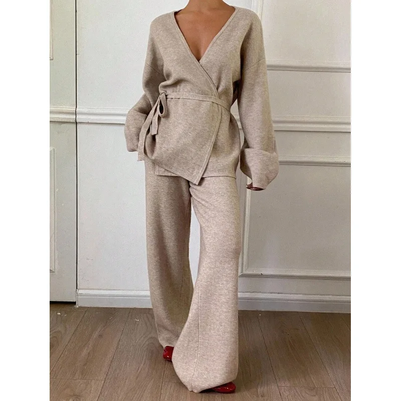 Women's Knitted Fashion Set Summer Seasonal Ladieswear Knitwear Combo Stylish Versatile Female Knitted Outfit Ensemble
Women's Knitted Fashion Set Summer Seasonal Ladieswear Knitwear Combo Stylish Versatile Female Knitted Outfit Ensemble