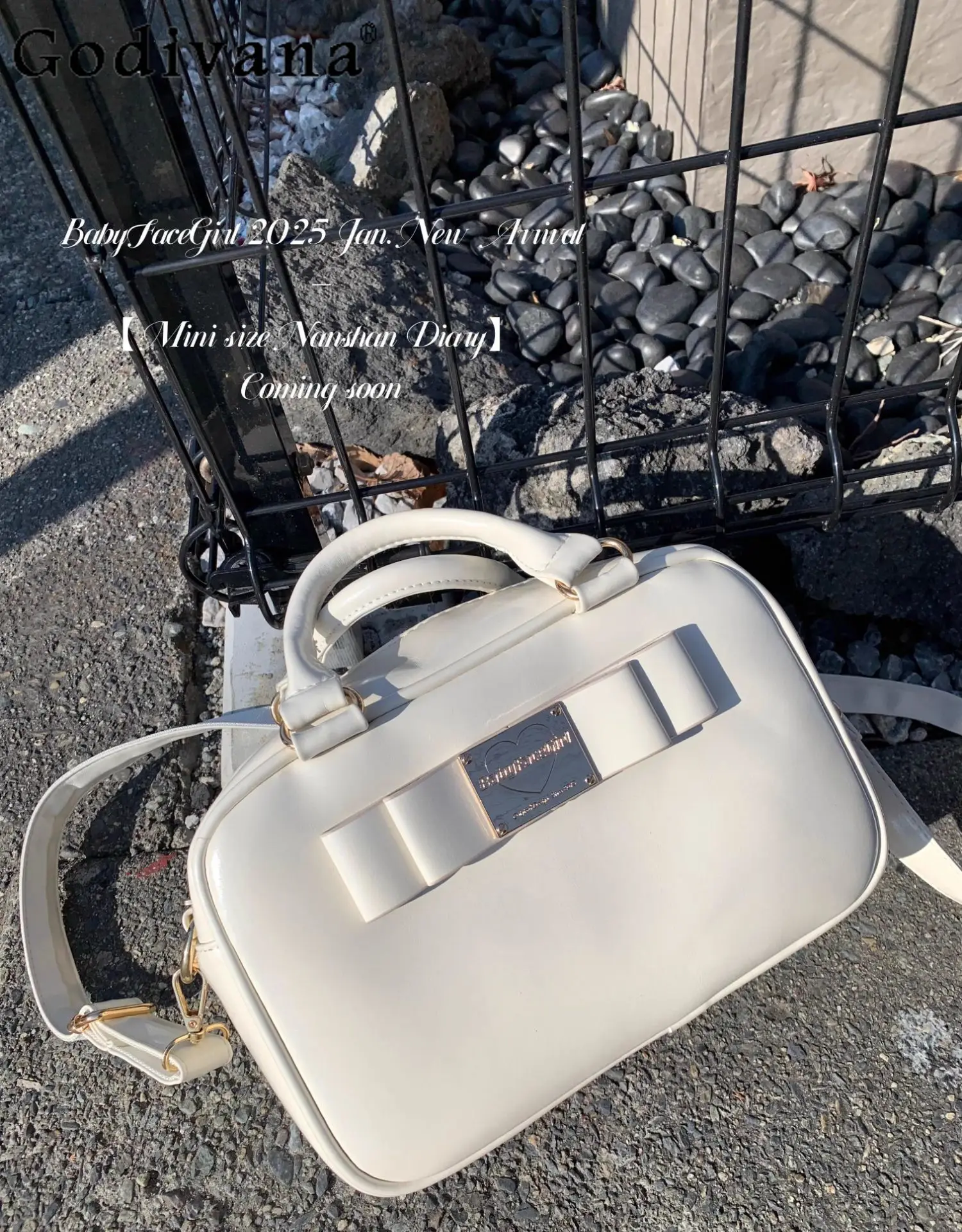 Retro Original Japanese Cute Girl Lolita Handbag Bow Casual Commuter Briefcase Daily Versatile Shoulder Messenger Bag
Retro Original Japanese Cute Girl Lolita Handbag Bow Casual Commuter Briefcase Daily Versatile Shoulder Messenger Bag