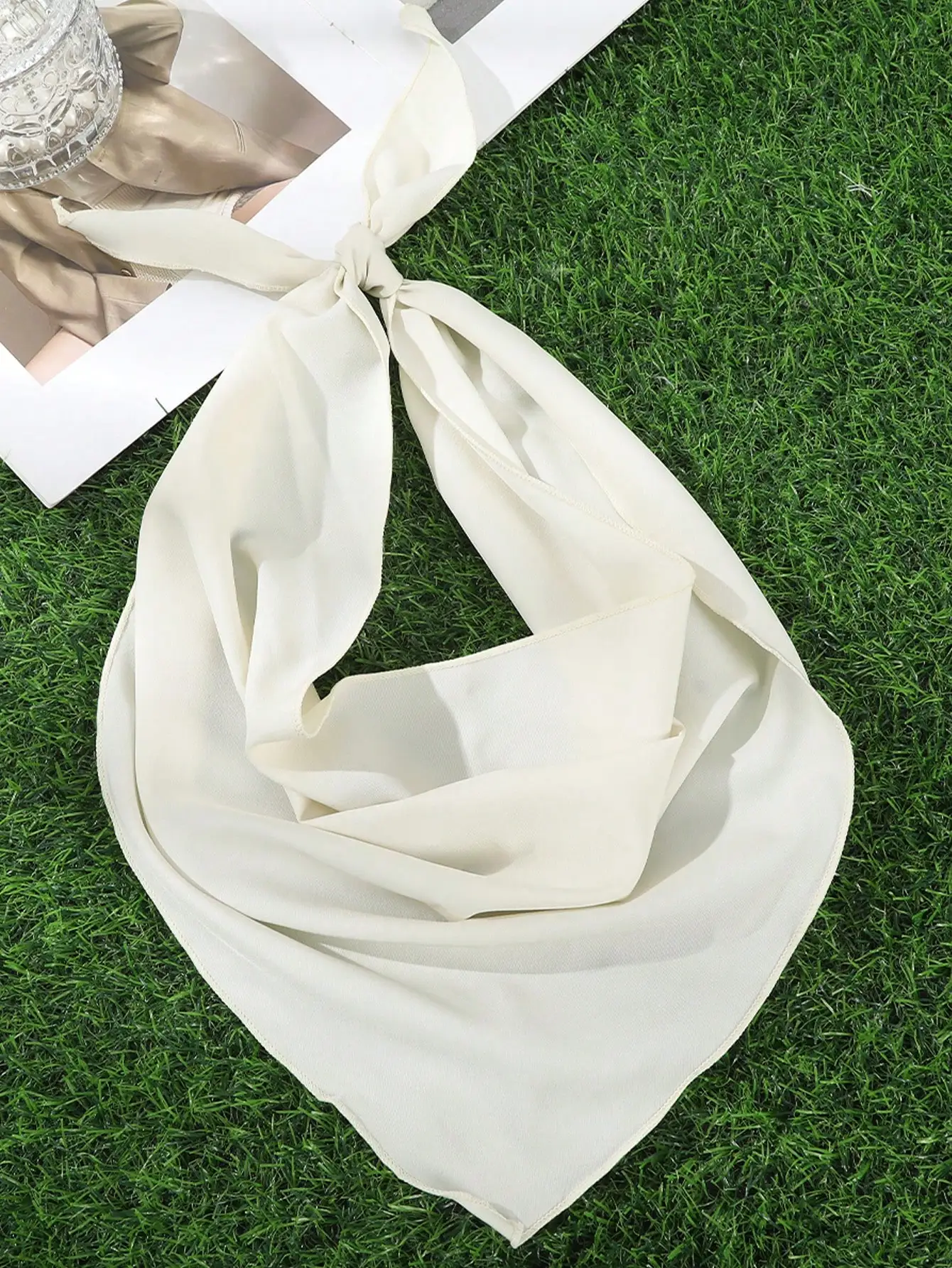 Minimalist Solid Color Bohemian Triangular Scarf Headband For Women Unisex Daily Wear
Minimalist Solid Color Bohemian Triangular Scarf Headband For Women Unisex Daily Wear