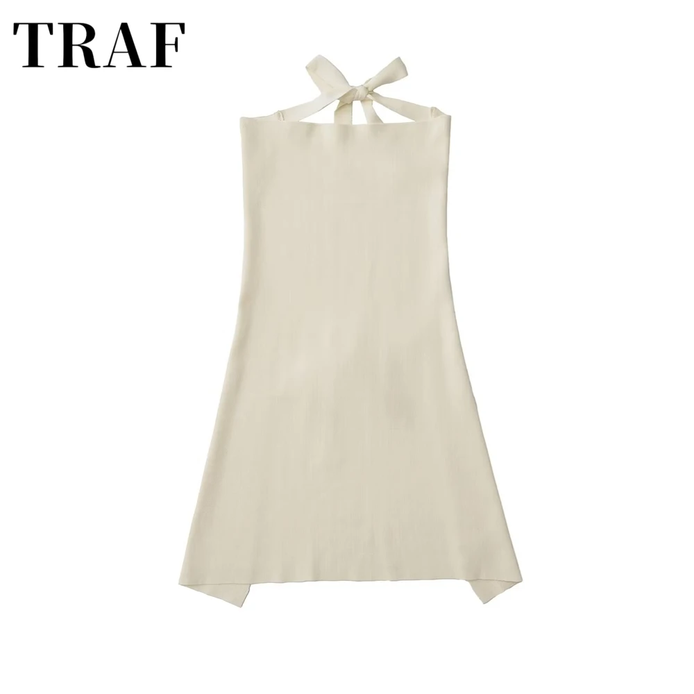 TRAF2024 new design sense fashionable and sexy backless hanging neck knitted sleeveless loose vest top
TRAF2024 new design sense fashionable and sexy backless hanging neck knitted sleeveless loose vest top