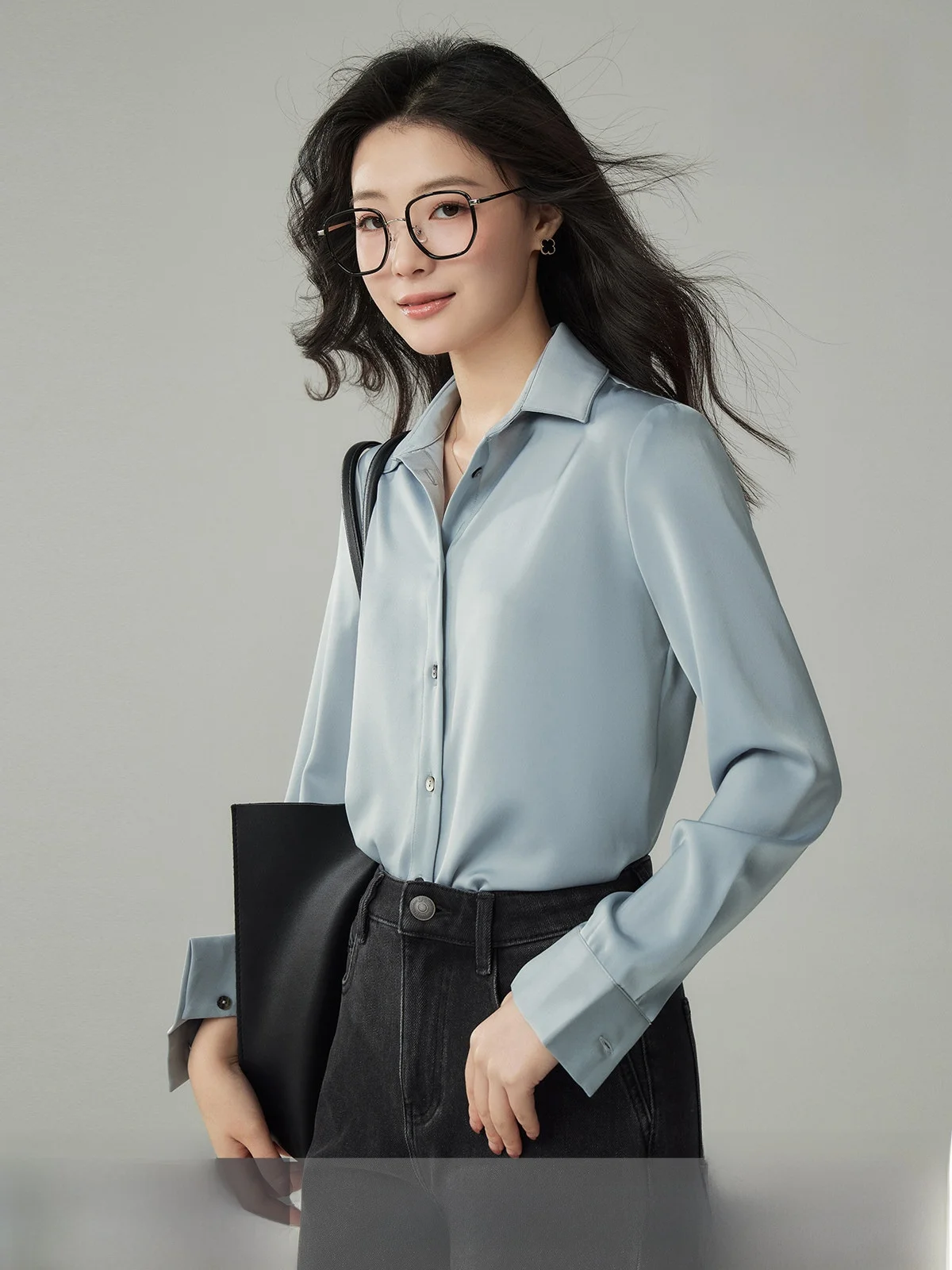 Yake Home Satin Long Sleeve Women's Shirt Draped Feel Iron Free Office Commute Style V-Neck Breathable Comfortable Pure Color
Yake Home Satin Long Sleeve Women's Shirt Draped Feel Iron Free Office Commute Style V-Neck Breathable Comfortable Pure Color