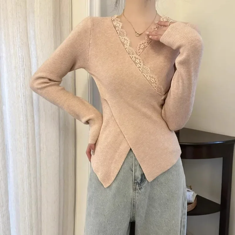 Women's Large Size Lace Cross Design V-neck Bottoming Shirt Spring Autumn Simple New Female Temperament Slim T-shirt Casual Top
Women's Large Size Lace Cross Design V-neck Bottoming Shirt Spring Autumn Simple New Female Temperament Slim T-shirt Casual Top