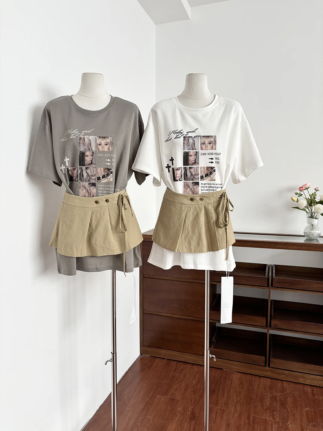 Summer 2026 American Style Hot Girl Loose Fit round Neck Short Sleeve T-Shirt Two Piece Set Fashionable Casual Women's Wear
Summer 2026 American Style Hot Girl Loose Fit round Neck Short Sleeve T-Shirt Two Piece Set Fashionable Casual Women's Wear