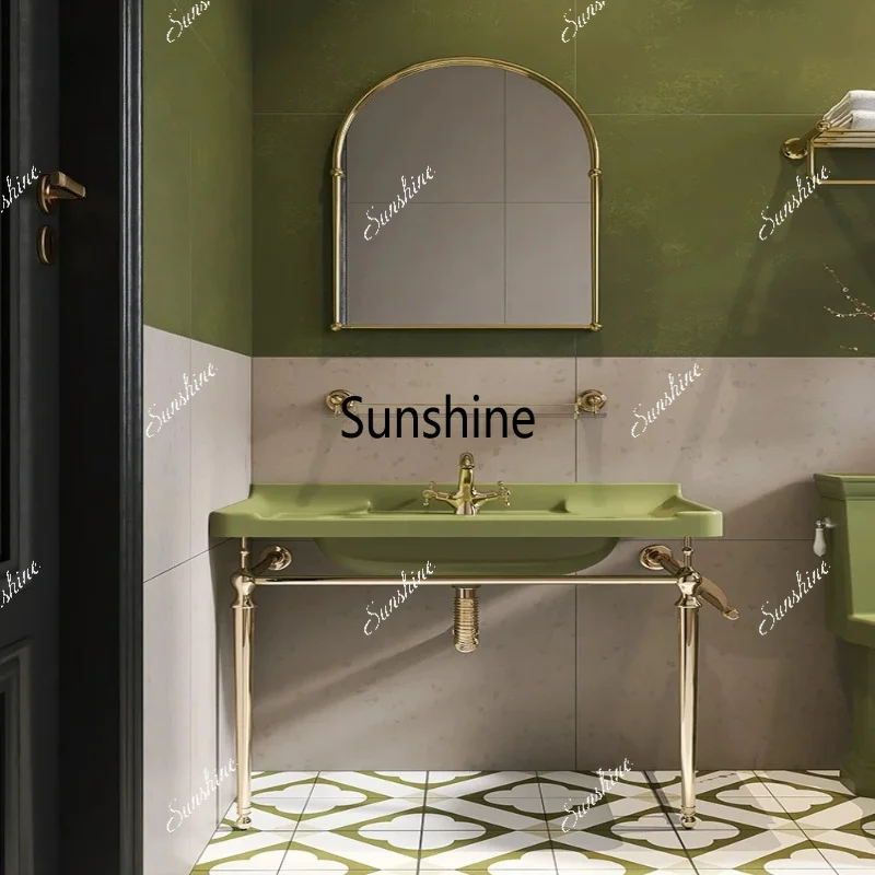 French retro ceramic with bracket combination, face and hand washing, small apartment bathroom
French retro ceramic with bracket combination, face and hand washing, small apartment bathroom