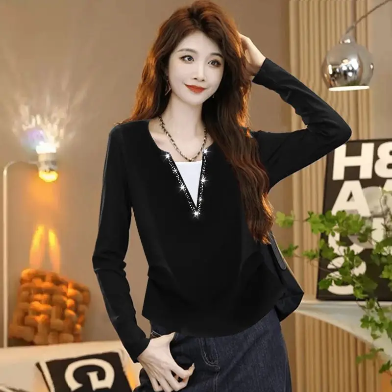 Popular Oversized Women's Clothing for Spring and Autumn - Versatile V-Neck Color-Block Iron-On Rhinestone Long-Sleeve T-Shirt
Popular Oversized Women's Clothing for Spring and Autumn - Versatile V-Neck Color-Block Iron-On Rhinestone Long-Sleeve T-Shirt