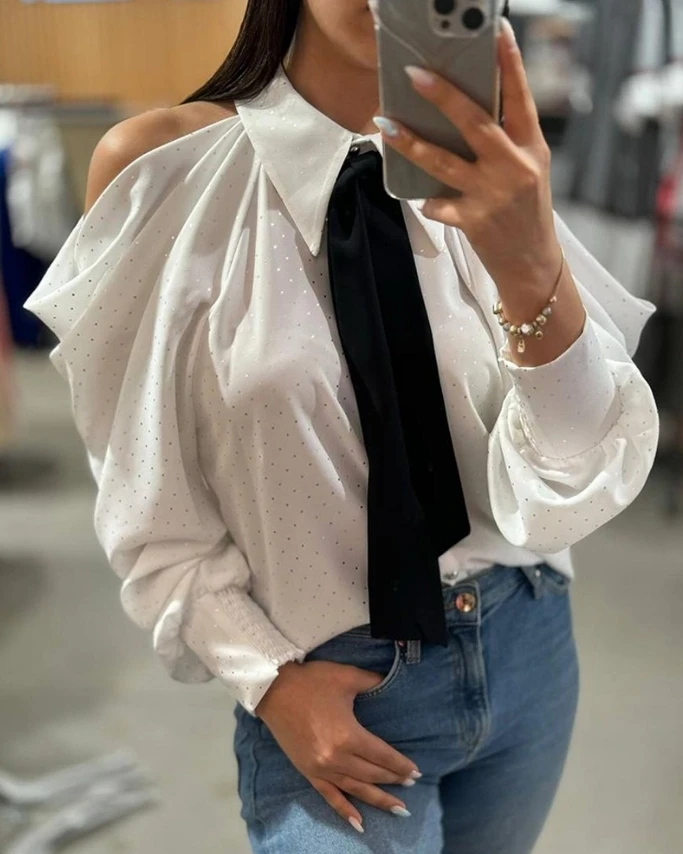Women's Fashion Casual Top 2024 Autumn New Fashion Long Sleeve Solid Color Polka Dot Pattern Cold Shoulder Top
Women's Fashion Casual Top 2024 Autumn New Fashion Long Sleeve Solid Color Polka Dot Pattern Cold Shoulder Top