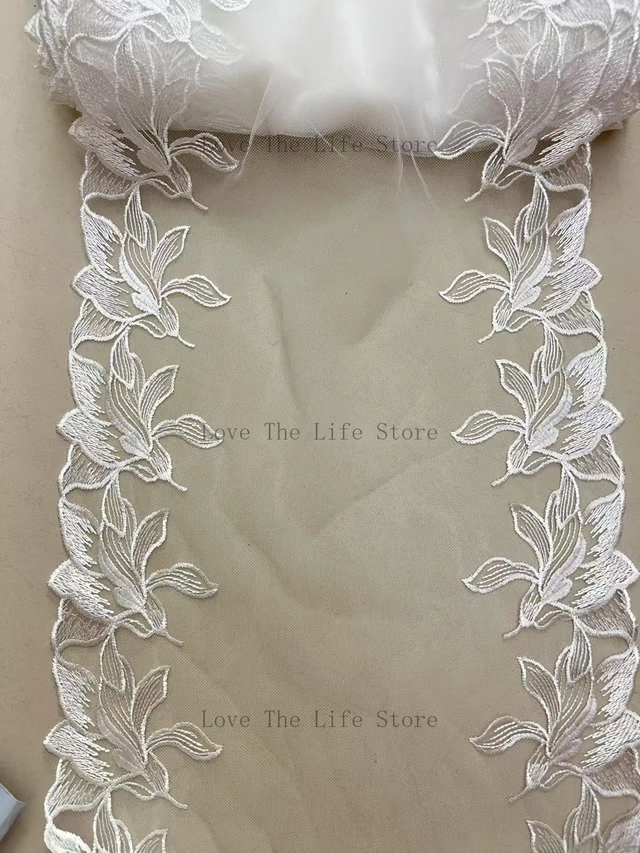 20Yards Two Tone White Floral Embroidered Lace Trim For Sewing Clothes Accessories Lingerie Bra Dress Underwear Fabrics
20Yards Two Tone White Floral Embroidered Lace Trim For Sewing Clothes Accessories Lingerie Bra Dress Underwear Fabrics