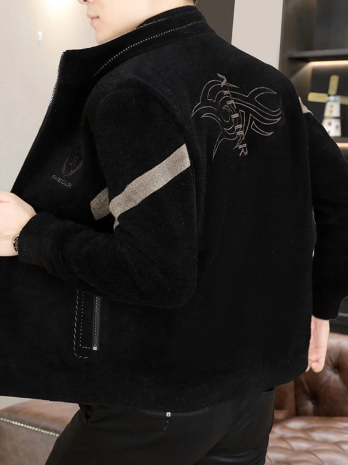 Мужской шерстяной топ с воротником-стойкой на подкладке Fce, теплый или Sle, модный зимний Новое поступление, городской повседневный топ
Мужской шерстяной топ с воротником-стойкой на подкладке Fce, теплый или Sle, модный зимний Новое поступление, городской повседневный топ