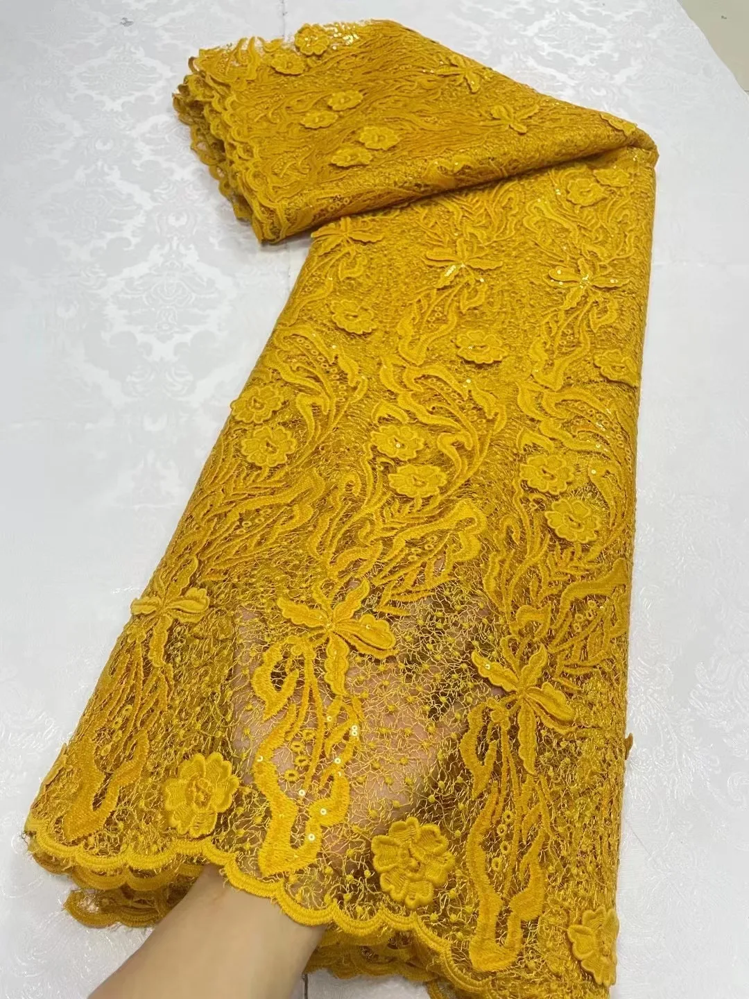 French Gold Sequins Net Lace Fabric 2023 High Quality African 3D Lace Fabric Nigerian Embroidery Tulle Party Lace Fabric
French Gold Sequins Net Lace Fabric 2023 High Quality African 3D Lace Fabric Nigerian Embroidery Tulle Party Lace Fabric