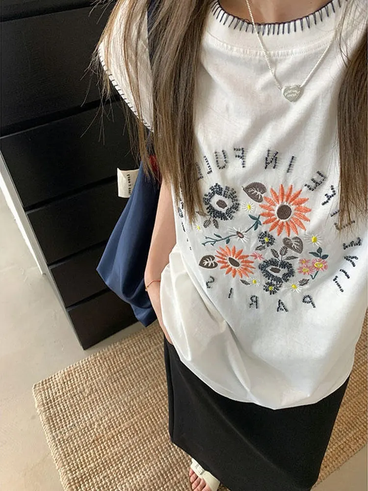 Casual Style Embroidered Rhinestone Sleeveless Vest Women Summer Loose Pure Cotton Versatile Anti-Aging Top Floral Pattern
Casual Style Embroidered Rhinestone Sleeveless Vest Women Summer Loose Pure Cotton Versatile Anti-Aging Top Floral Pattern