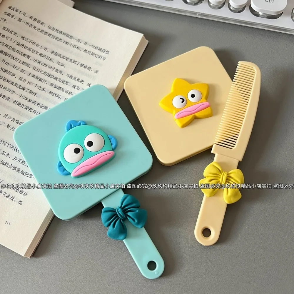 New Hangyodon Makeup Mirror Cute Cartoon Originality Modeling Hand-held Mirror Comb Fashion Delicate Portable Mirror Comb Gifts
New Hangyodon Makeup Mirror Cute Cartoon Originality Modeling Hand-held Mirror Comb Fashion Delicate Portable Mirror Comb Gifts