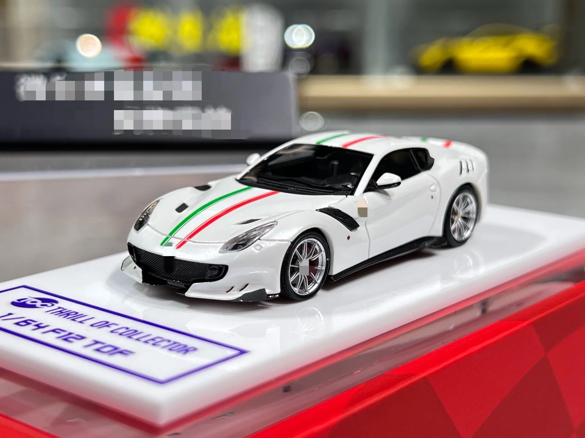Fuelme&TOC 1:64 F12 TDF White resin simulated car model decorative gifts for children
Fuelme&TOC 1:64 F12 TDF White resin simulated car model decorative gifts for children
