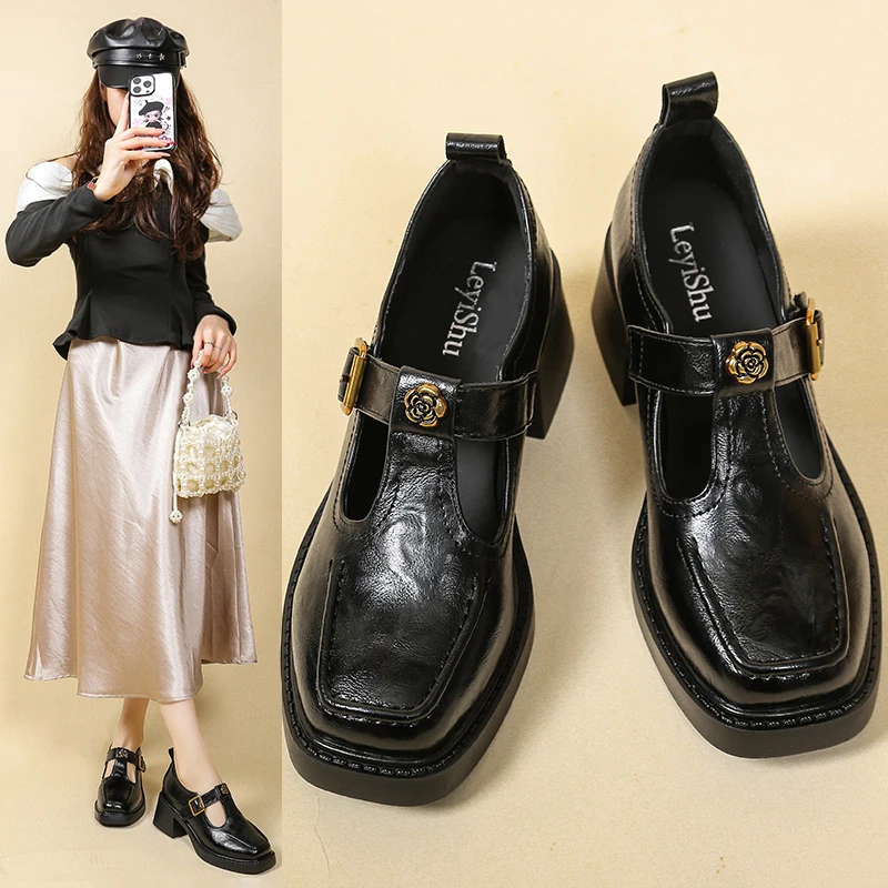 Women's Vintage T-Strap Mary Jane Shoes Square Toe Chunky Heel Leather Loafers with Buckle & Floral Decor for Daily Office Wear
Women's Vintage T-Strap Mary Jane Shoes Square Toe Chunky Heel Leather Loafers with Buckle & Floral Decor for Daily Office Wear