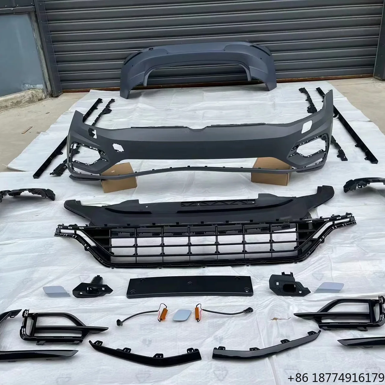 FOR 7.5 UPGRADE R20 BODY KIT WITH FRONT LIP WITHOUT FRONT GRILLE AUTO PARTS
FOR 7.5 UPGRADE R20 BODY KIT WITH FRONT LIP WITHOUT FRONT GRILLE AUTO PARTS